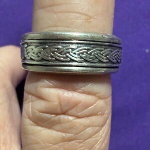 Vintage Sterling Silver Celtic Knot Spinner Ring Size 7.5  (3)